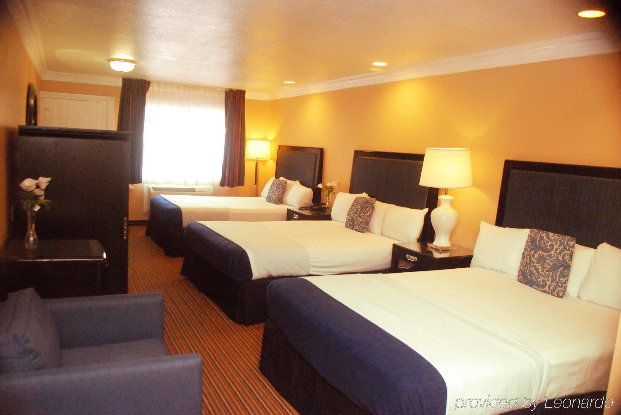 Hollywood Inn Express South Лос-Анджелес Экстерьер фото