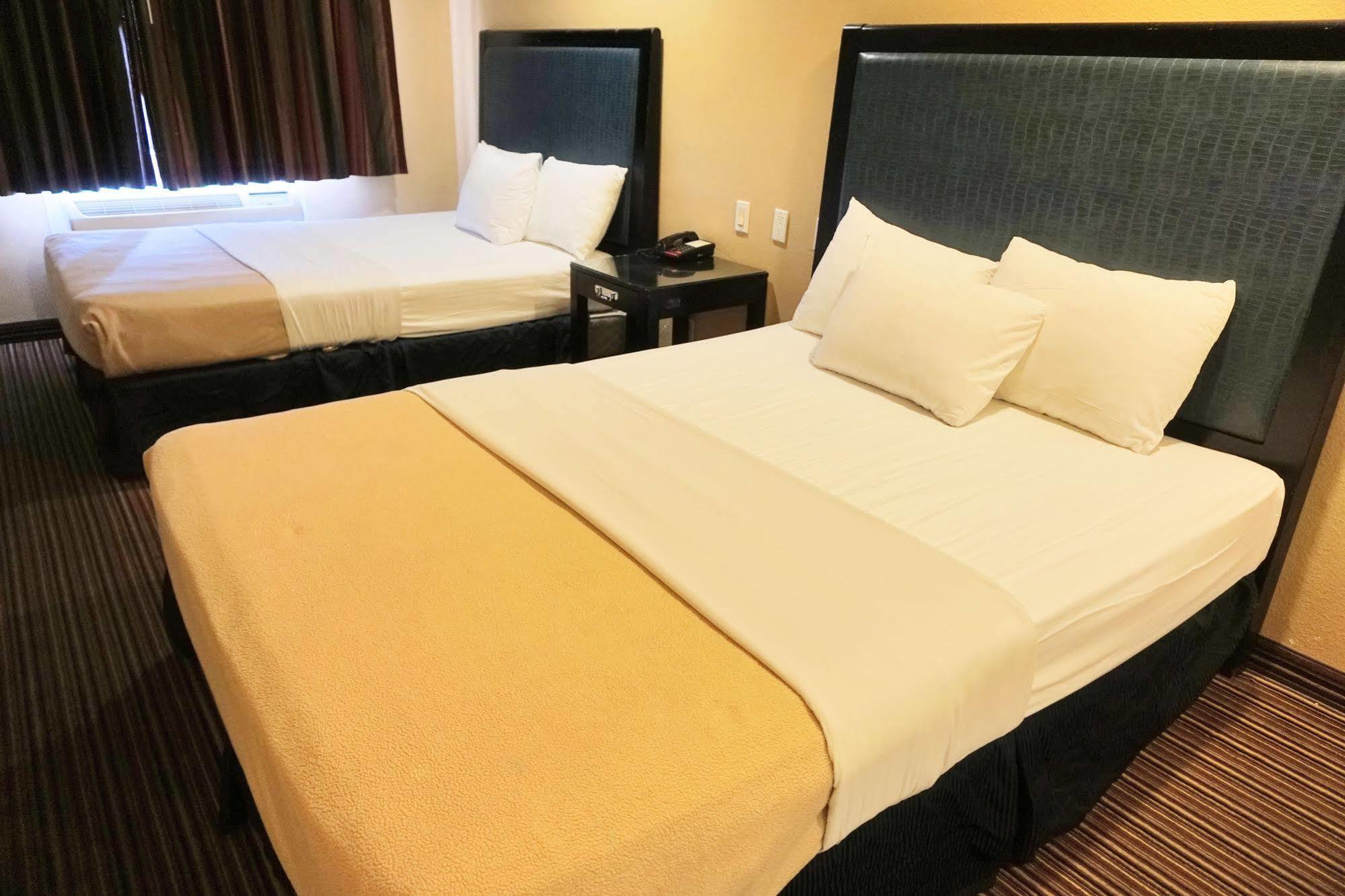 Hollywood Inn Express South Лос-Анджелес Экстерьер фото