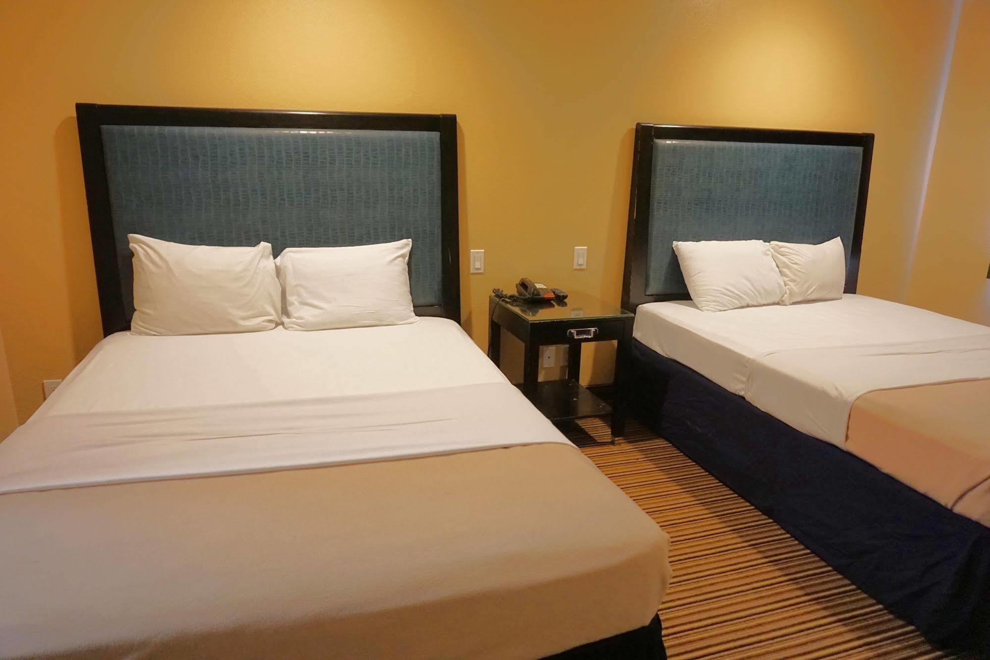 Hollywood Inn Express South Лос-Анджелес Экстерьер фото