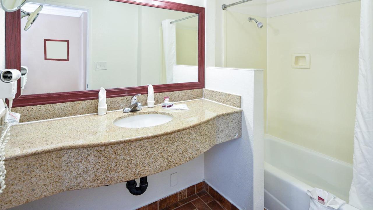 Hollywood Inn Express South Лос-Анджелес Экстерьер фото