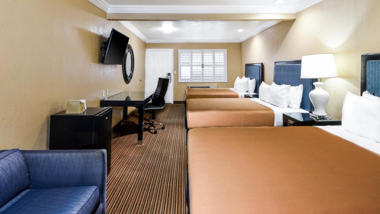 Hollywood Inn Express South Лос-Анджелес Экстерьер фото